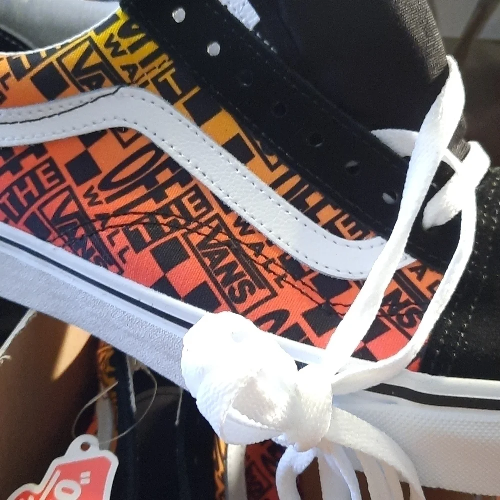 Vans Old Skool Flame Sneakers 🔥NWT